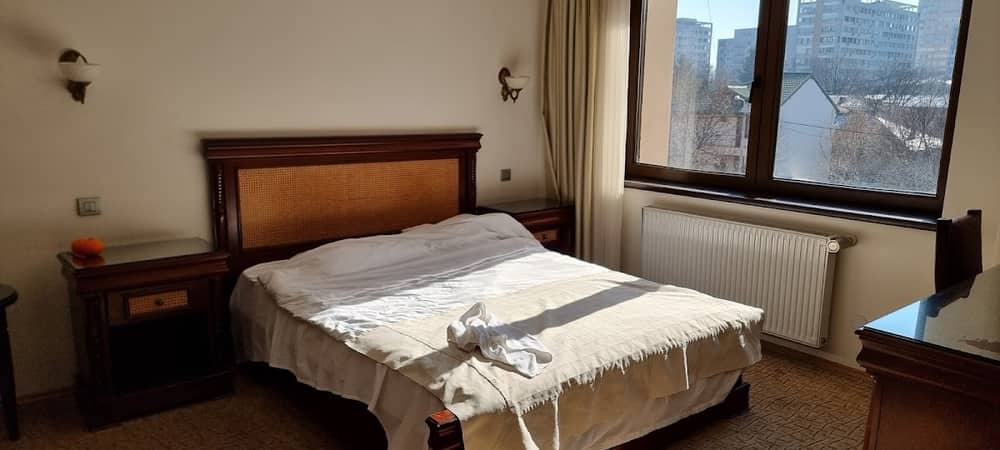 Hotel Bliss — 2