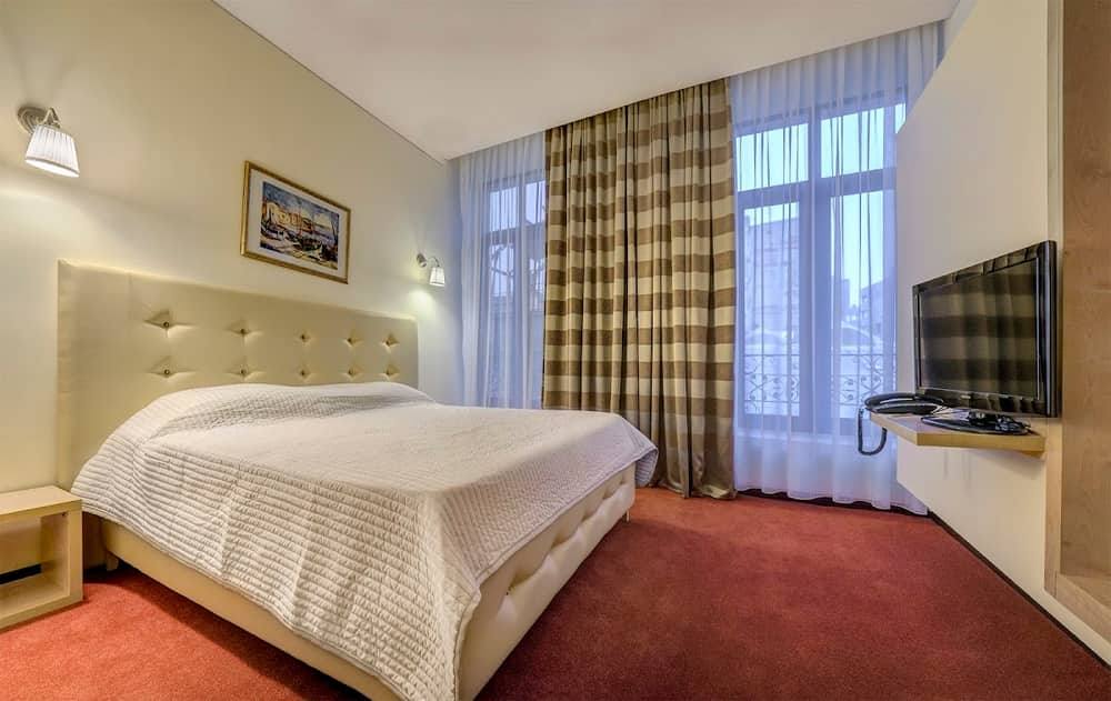 Hotel Capitol — 2