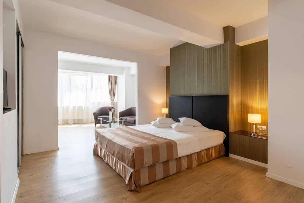 Hotel Parliament — 2