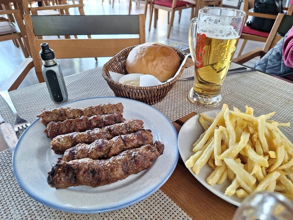La Ciotoianu Grill — 2