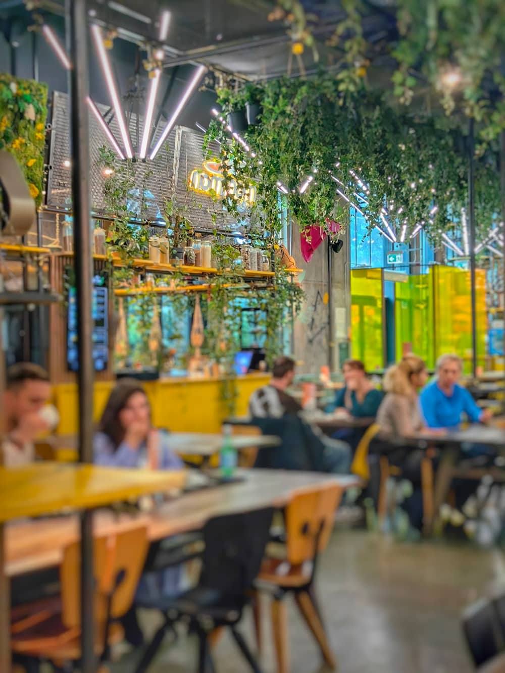 Nom Nom Bistro - Mâncare sănătoasă în București